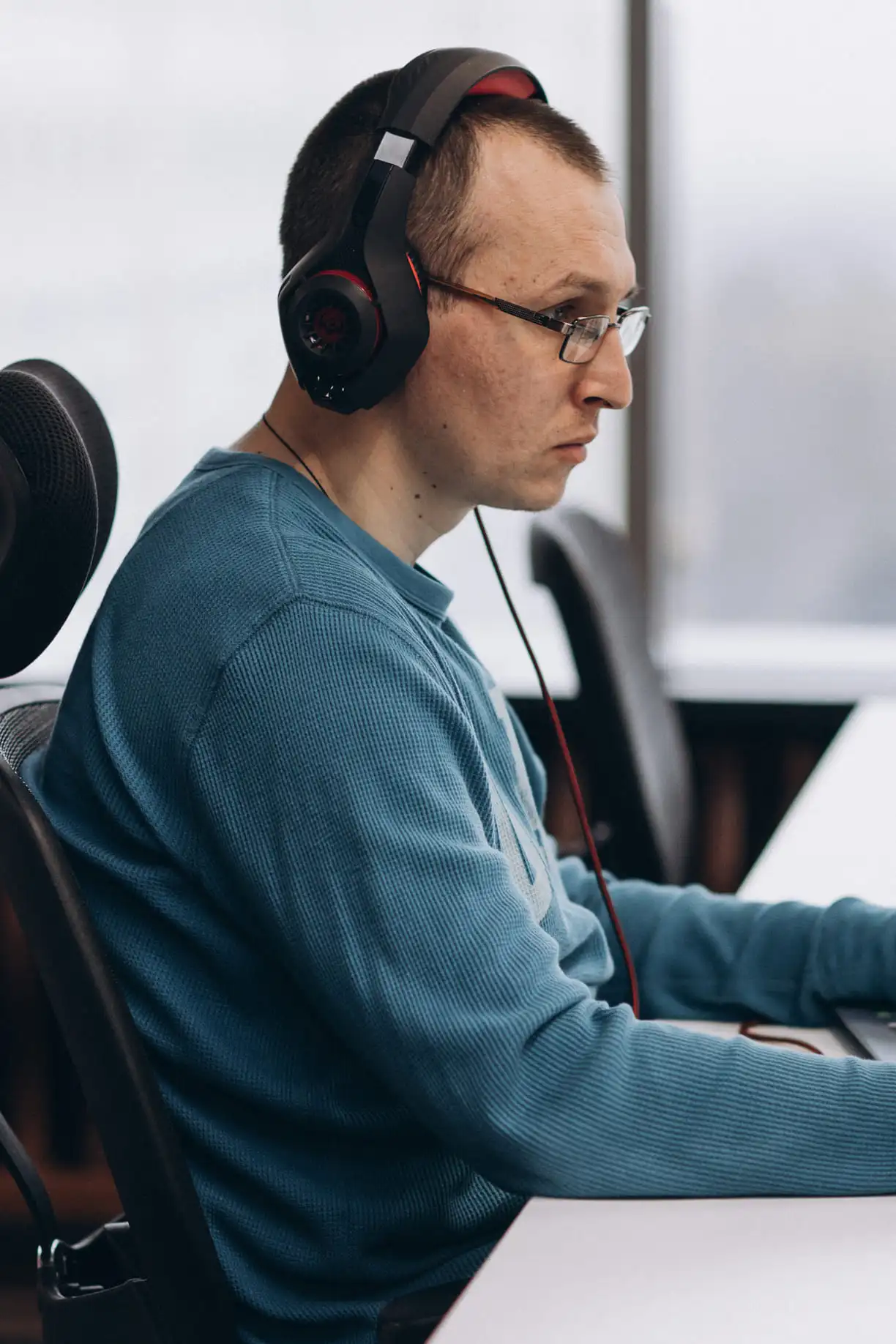 developer in headphones